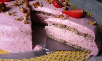 Клубнично-сливочный торт