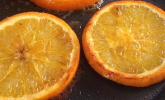 Фуа-гра с клюквенным и апельсиновым соусами