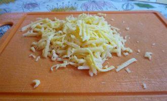 Булочки-улитки с ветчиной, сыром и укропом