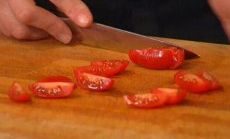 Паста с сибасом и помидорами черри