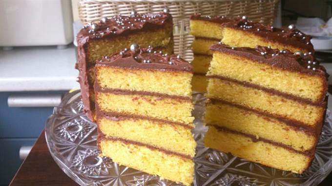 Рецепты торт с золотом. Торт с золотой отделкой. Торт золотой ключик рецепт с фото пошагово.