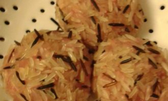 Паровые фрикадельки с рисом